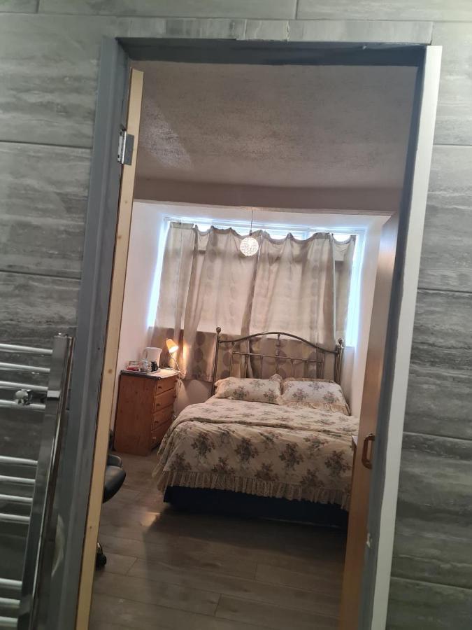 Budget Double En-Suite Bedroom Шеффілд Екстер'єр фото
